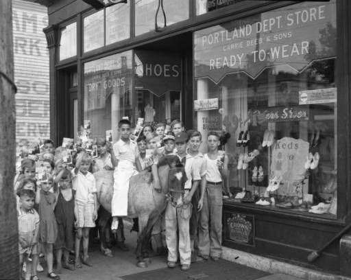 11-Carrie Deeb & Sons Portland Department Store 1932